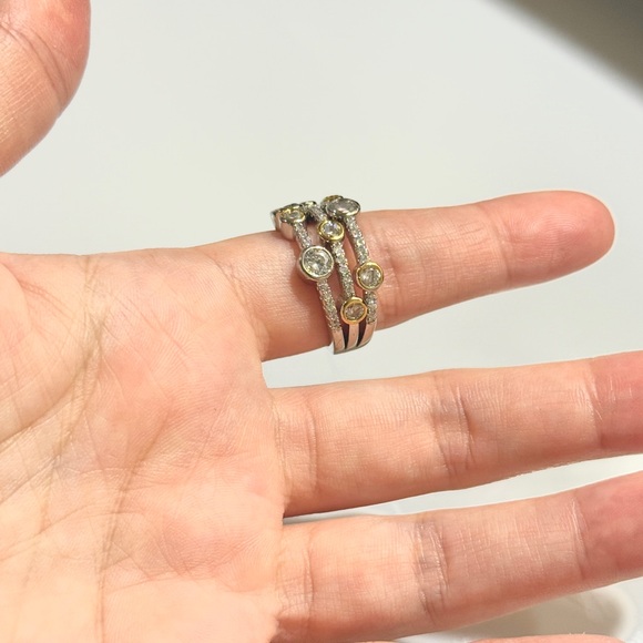 Elegant Silver and Gold Multi-Stone Ring - Picture 4 of 13